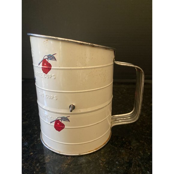 Bromwells 3 Cup Flour Sifter, Apple Graphics, 3 Cups - Picture 3 of 9